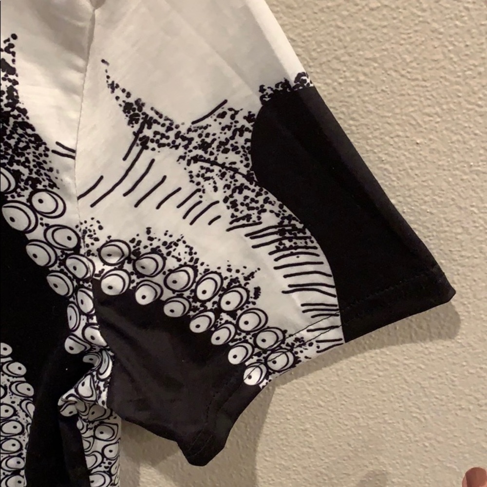 Cute Pattern T-shirt - Picture 4 of 4